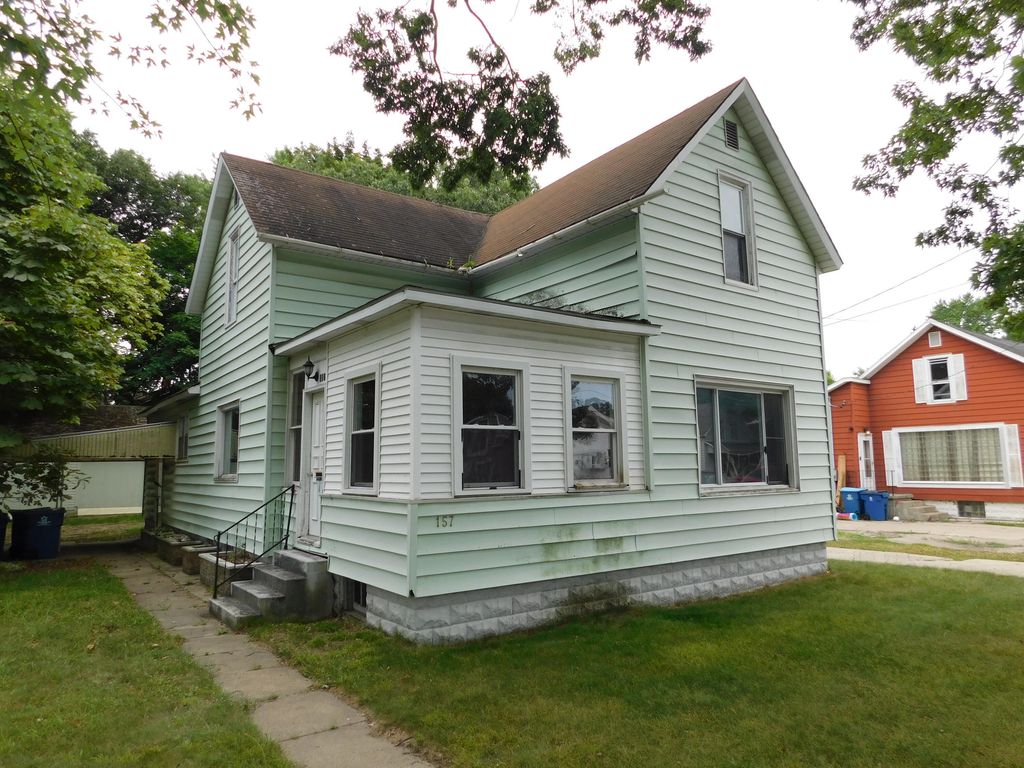 157 Harrison Street, Manistee city