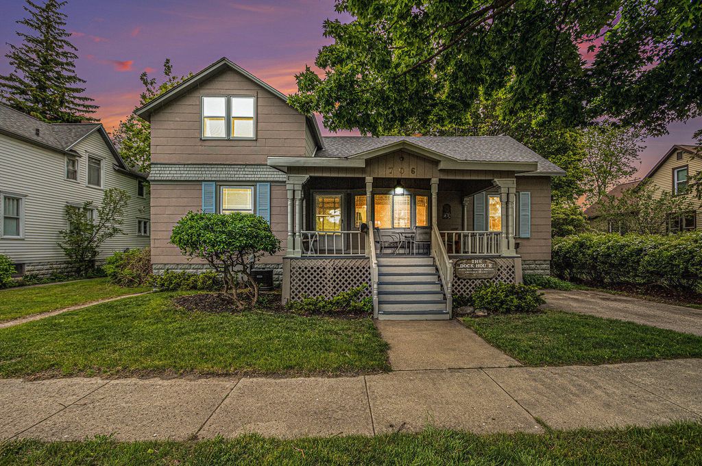 706 W Loomis Street, Ludington city
