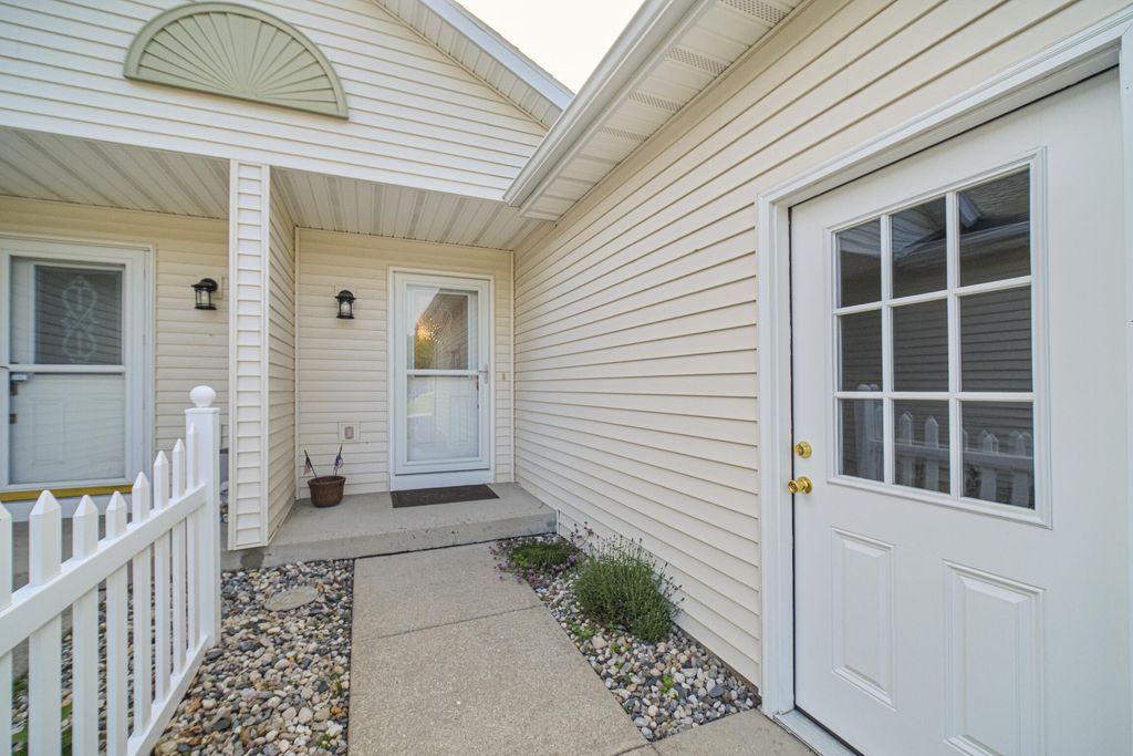 1968 Pine Ridge Drive, Manistee