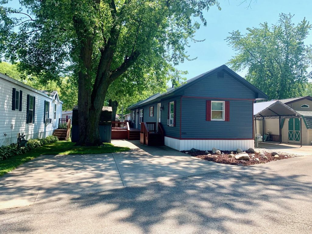 2860 N Tamarac Drive Unit: 214, Hamlin township