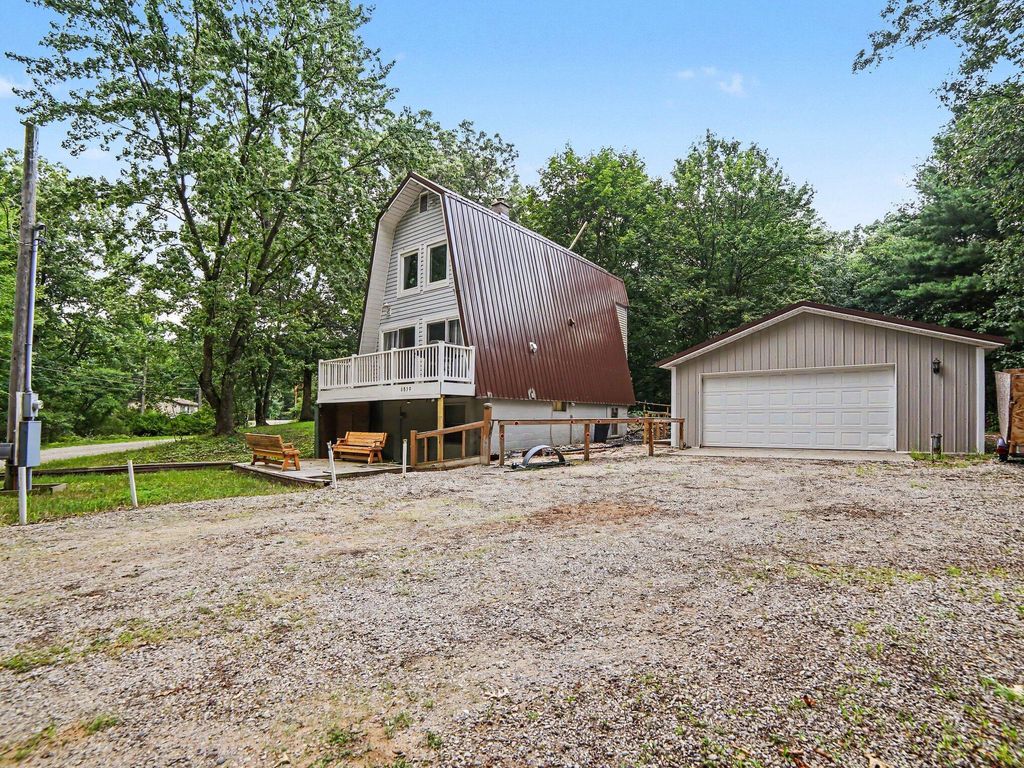 6859 Clover Road, Lakewood Club village
