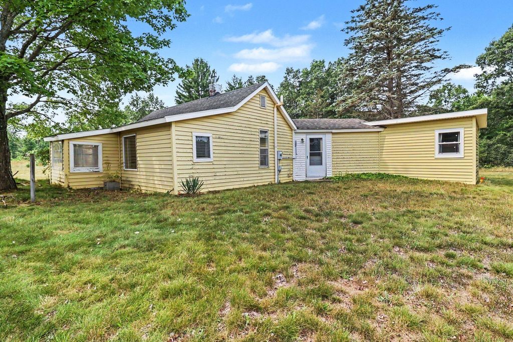 10553 N Us 31, Grant township