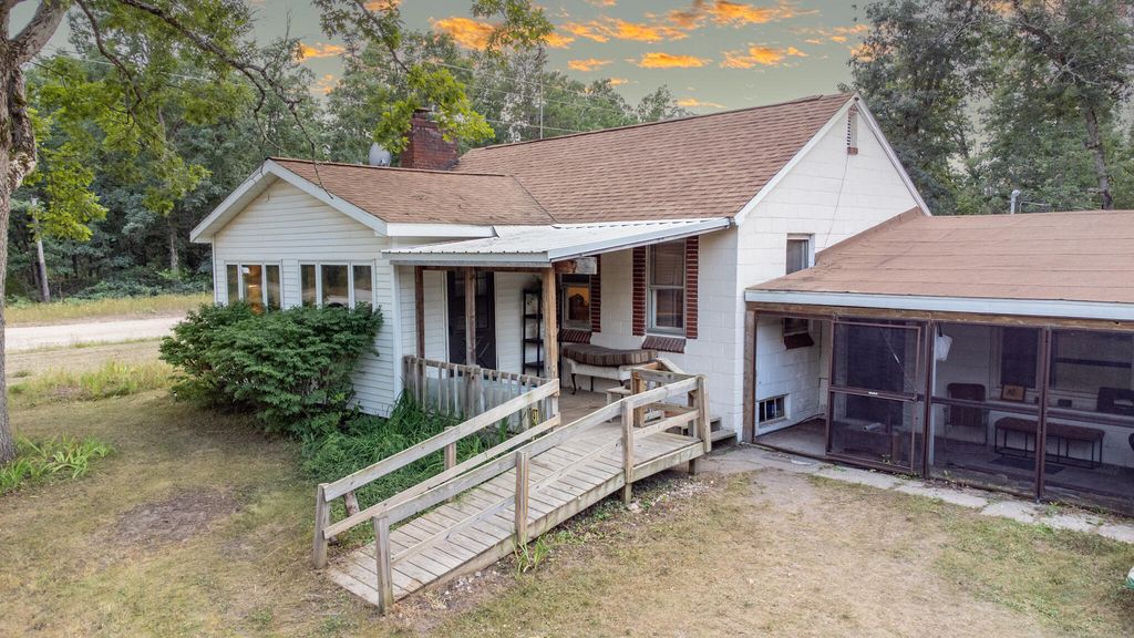 3985 S Peacock Trail, Webber township