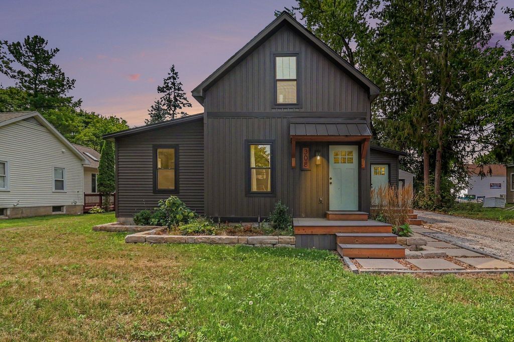 308 E Broadway Street, Scottville city
