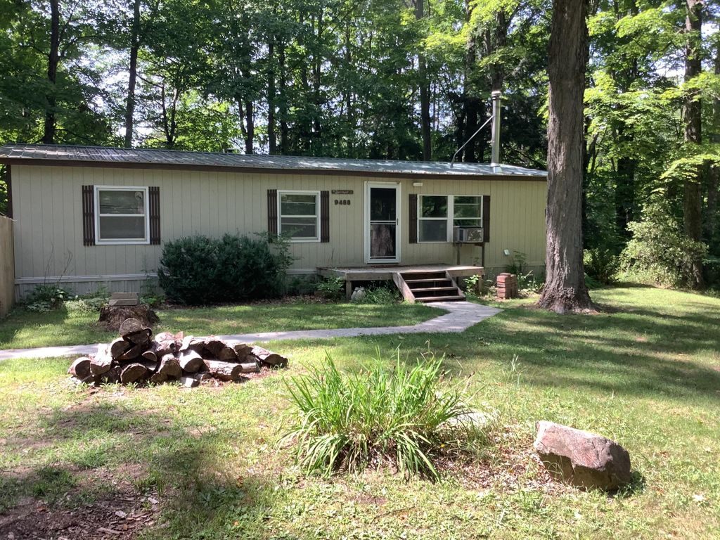 9488 S 11 Road, South Branch township