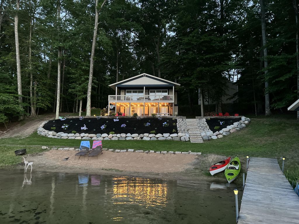6318 E Interlochen Road, Sheridan township