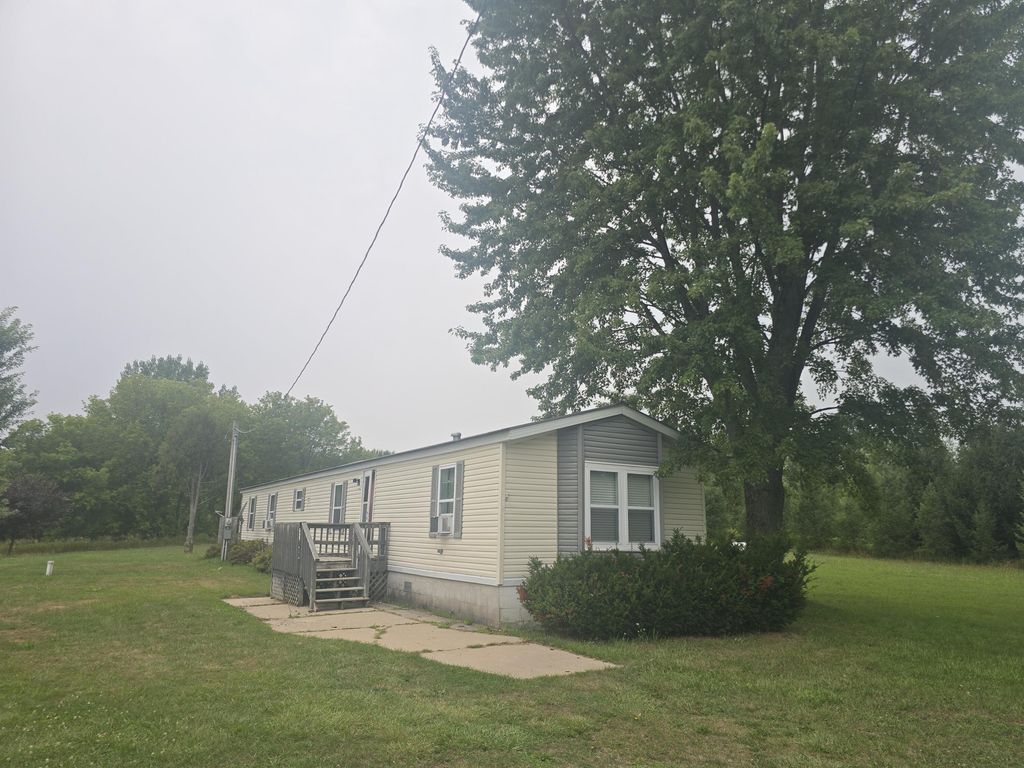 375 176th Avenue, Walkerville village