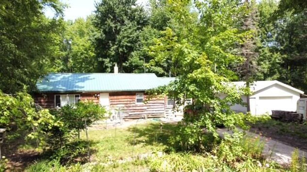 9022 Caberfae Highway, Stronach township