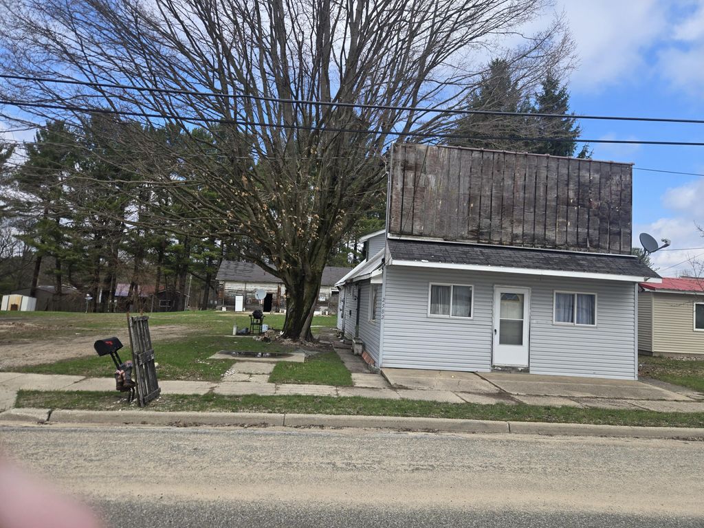 2582 E Michigan Street, Free Soil village