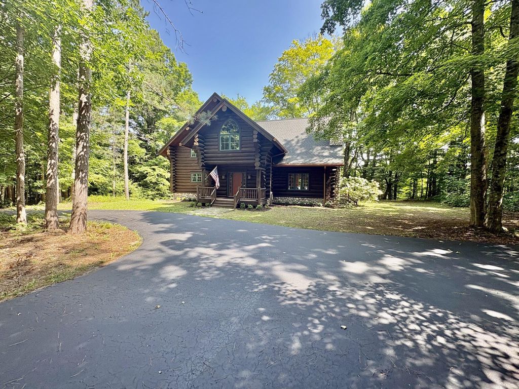 18821 Moore Road, Springdale township