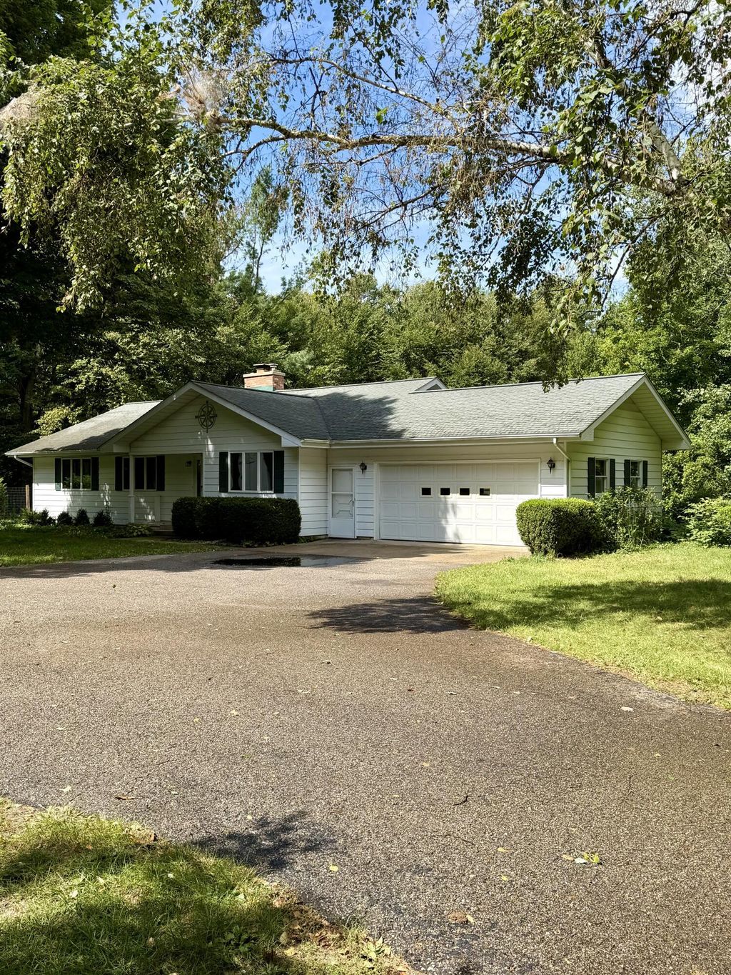 7026 Farr Road, Onekama township