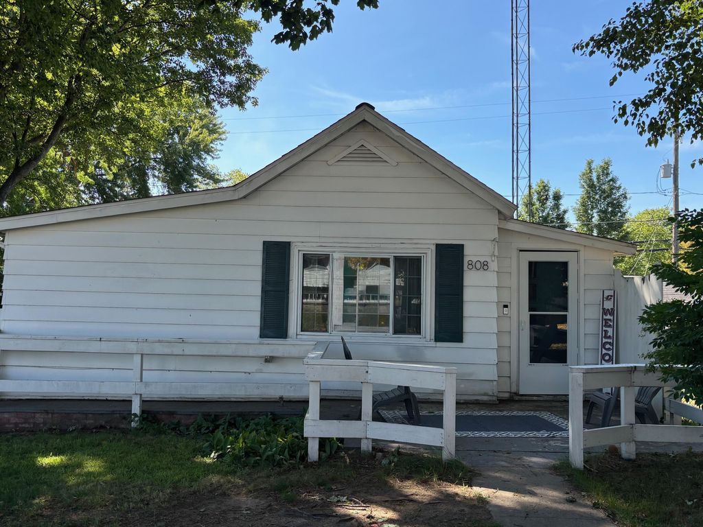 808 Anderson Street, Ludington city