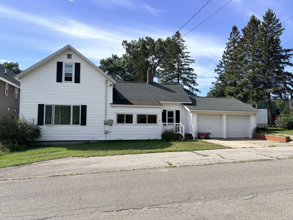 10 Bridge Street, Manistee