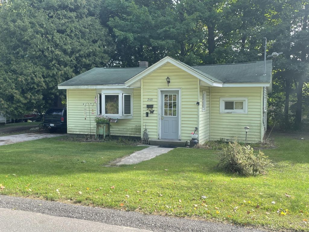 260 N Pine Street, Shelby