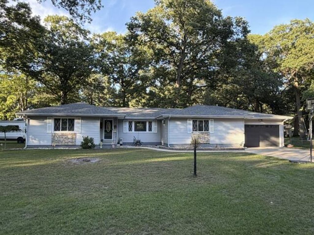 6084 Curtwood Road, Ludington