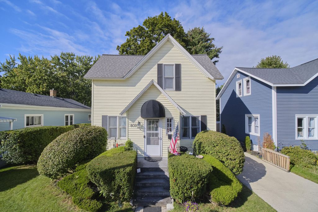 809 Brother Street, Ludington