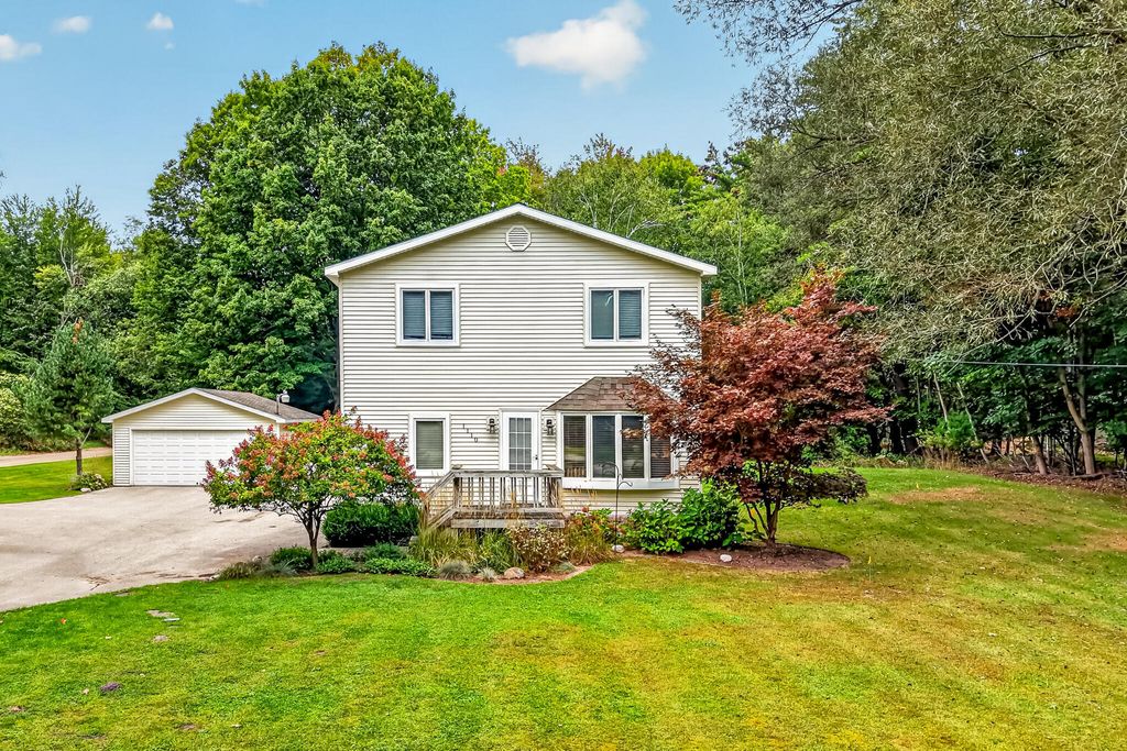 1110 6th Street, Pentwater