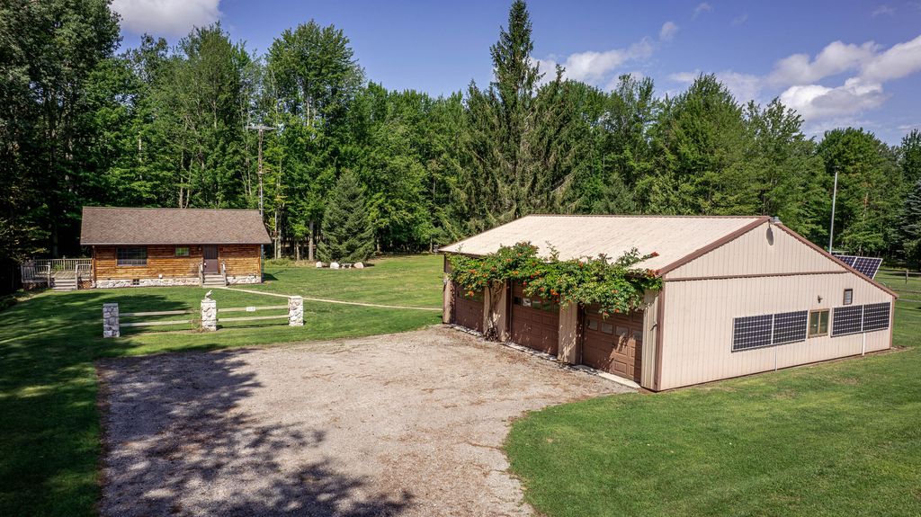 1442 W Tyler Road, Hart