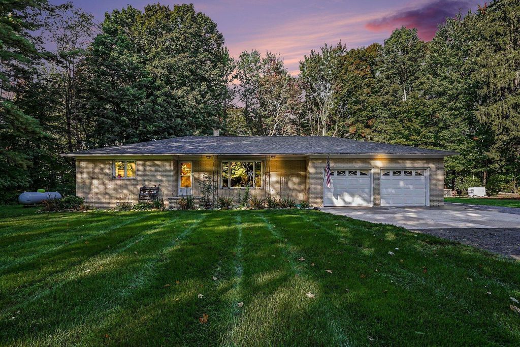 8023 S 56th Avenue, Montague