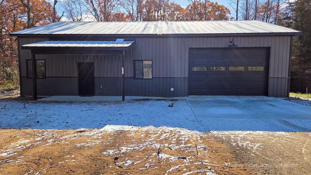 8721 W 48 Road, Wellston