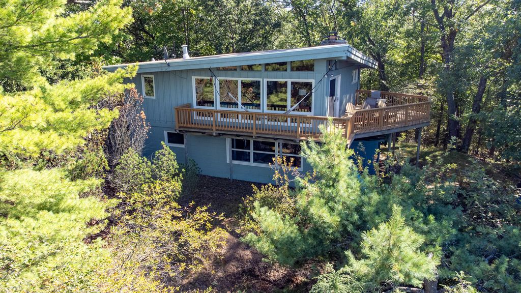 6087 N Ridge Road, Pentwater