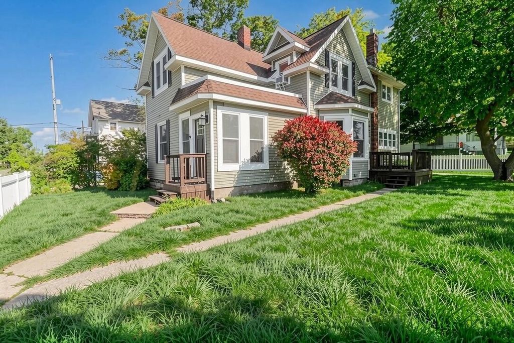 209 S Washington Avenue, Ludington