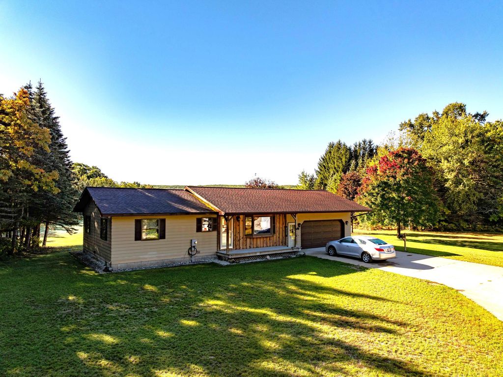 10917 Caberfae Highway, Manistee