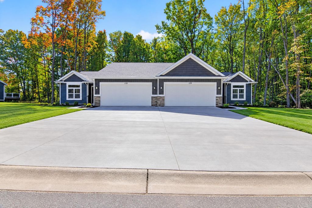120 Creek Drive Unit: 38, Hart