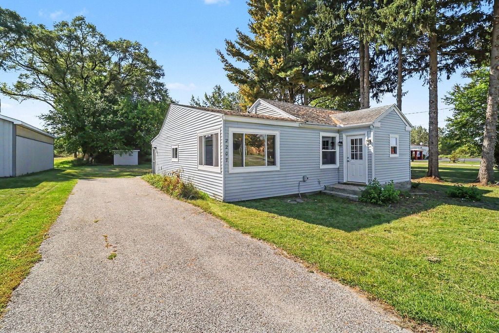 2207 W Us Highway 10, Ludington