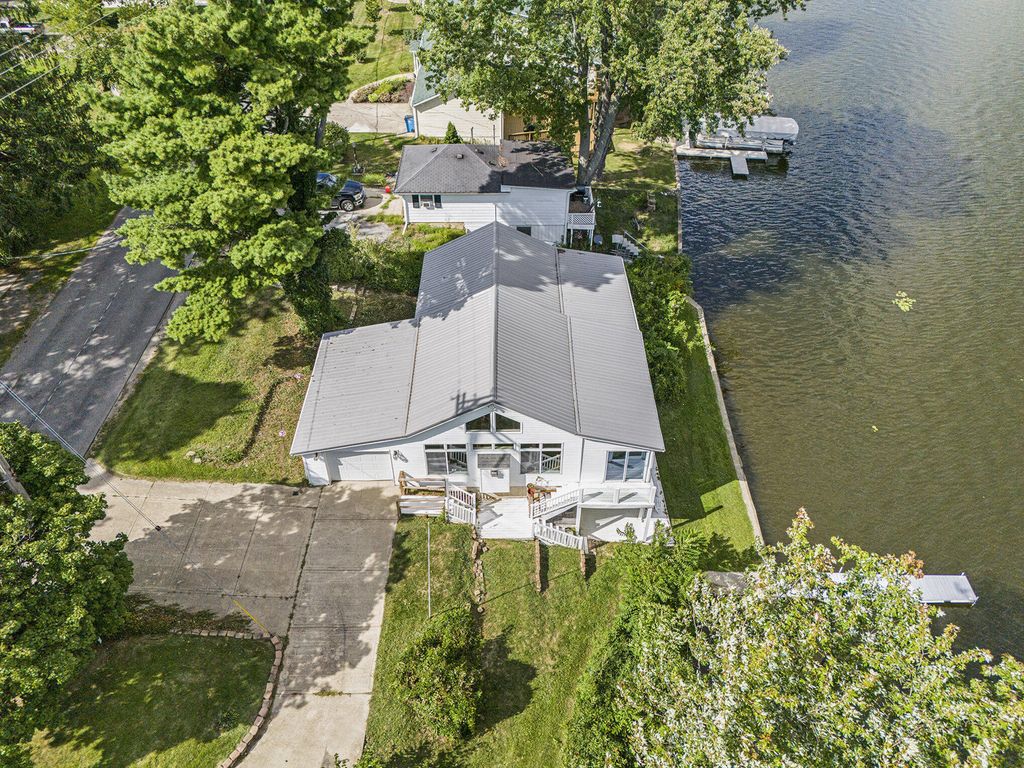 917 Elm Street, Colon village