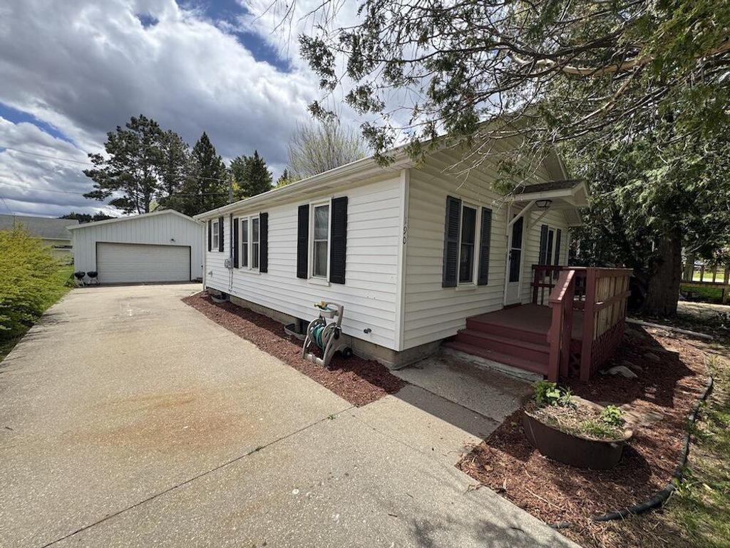 190 E Spruce Street, Frost township