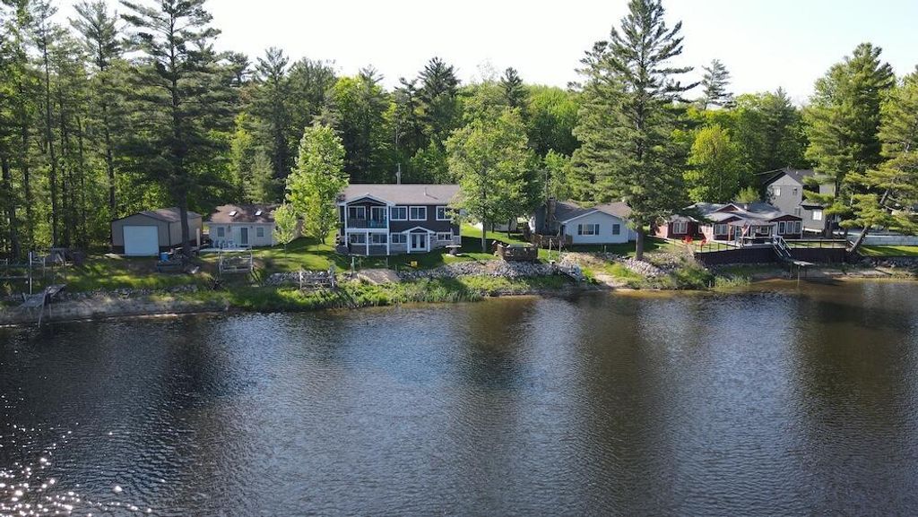 3382 Pinecrest Drive, Secord township