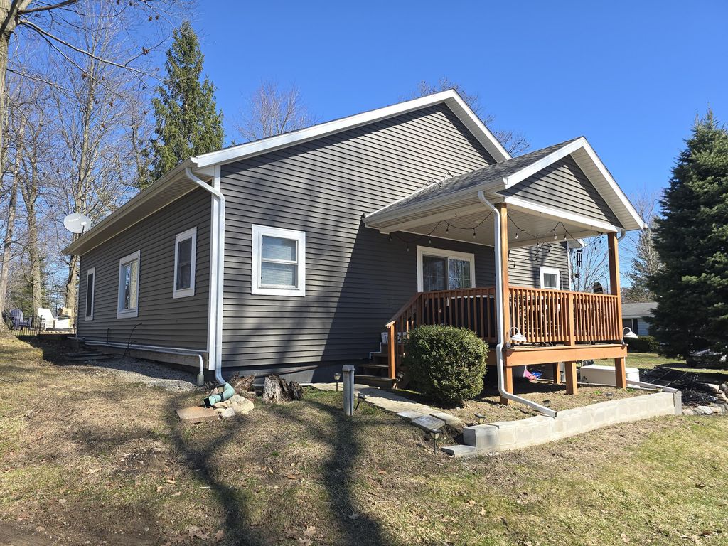 4325 Indian Isle Road, Johnstown township