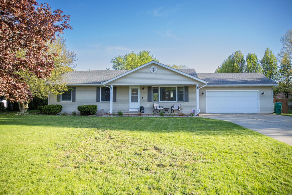 17064 Hawk Court, Lockport township