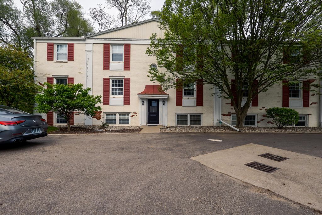 724 C Garland Circle, Kalamazoo