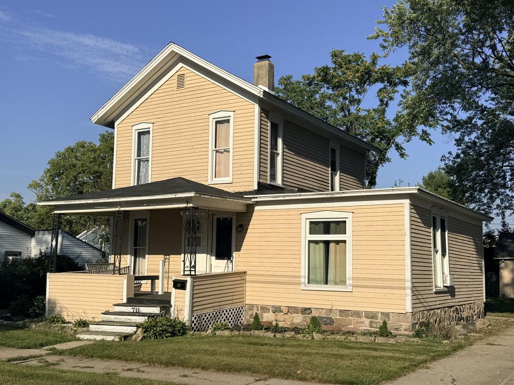 711 Maple Street, Three Rivers city