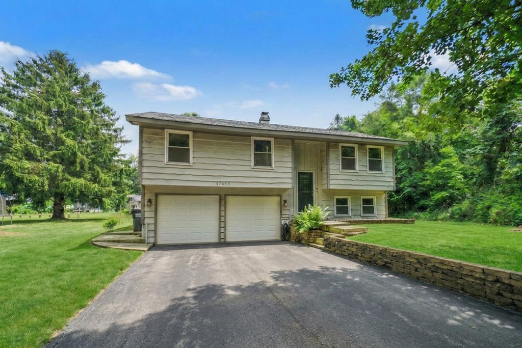 47641 County Road 653, Almena township