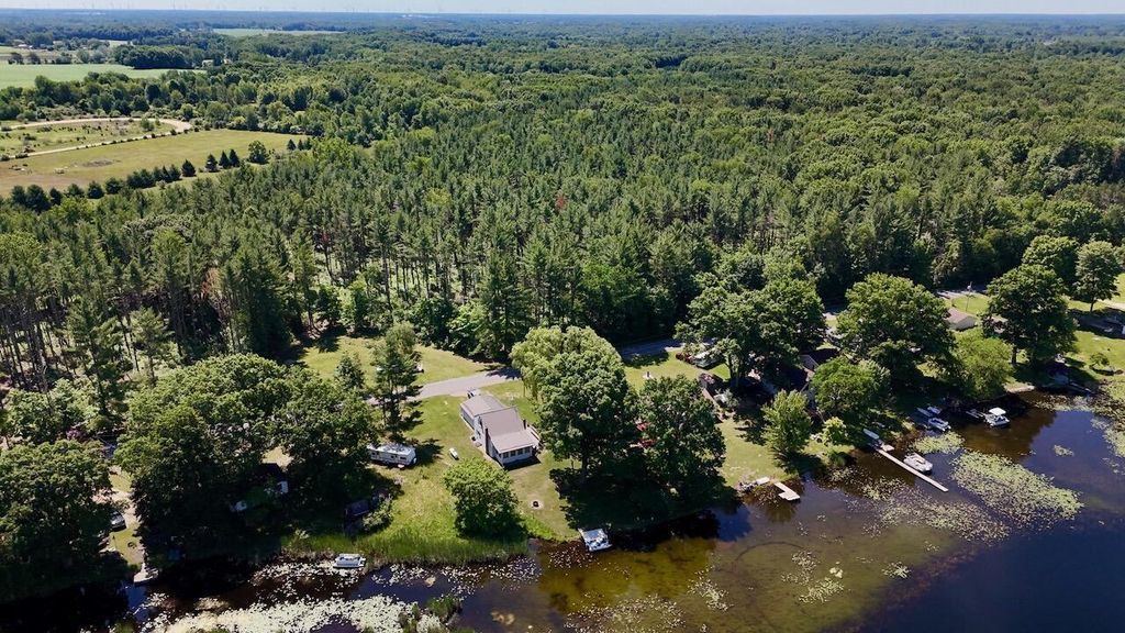 10041 Birch Drive, Ferris township