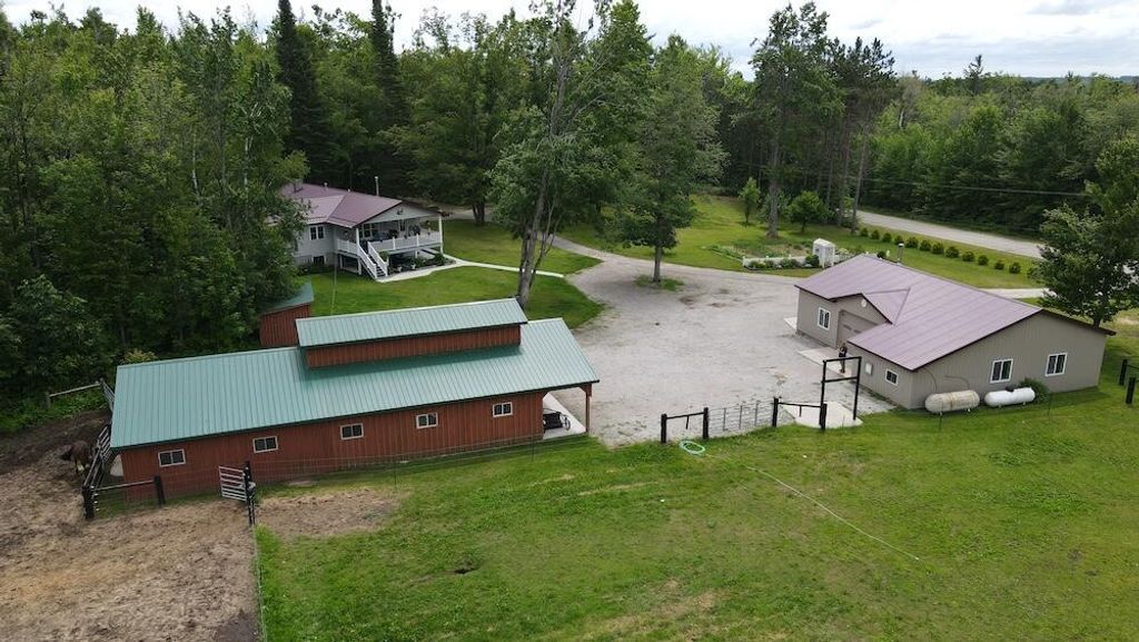 1692 N Galbraith Road, Elmer township