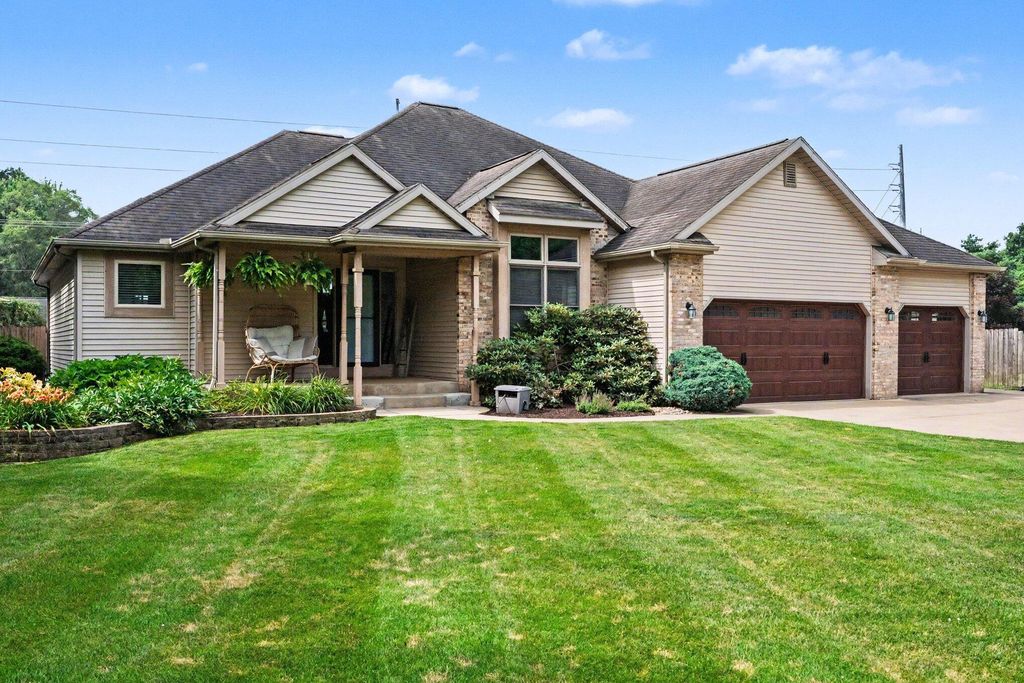 12265 Riverside Drive, Constantine township