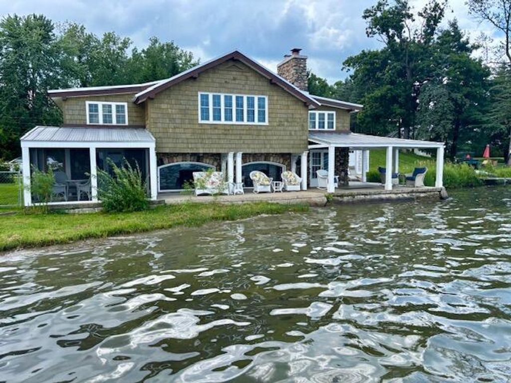 20214 Detente Road, White Pigeon township