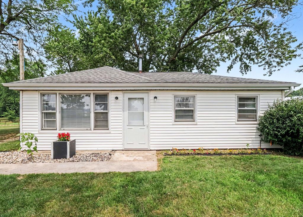 16812 Moorepark Road, Park township