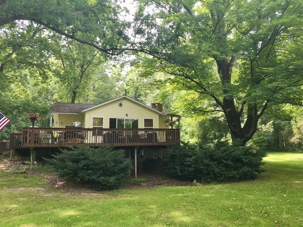 11448 Riverside Drive, Mottville township