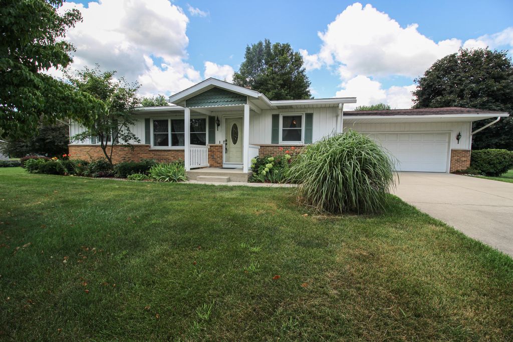 246 S Nottawa Street, Mendon village