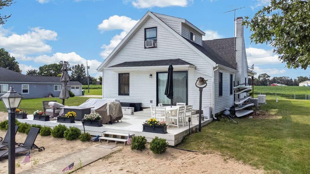 71259 Mathers Road, White Pigeon township