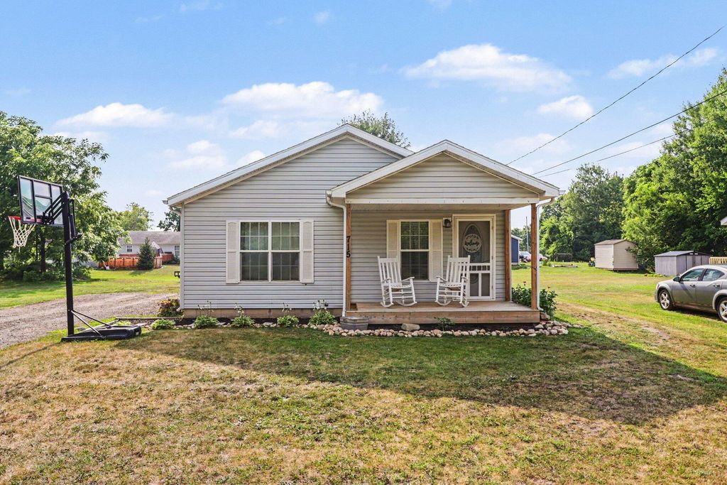 715 N Washington Street, Tekonsha village
