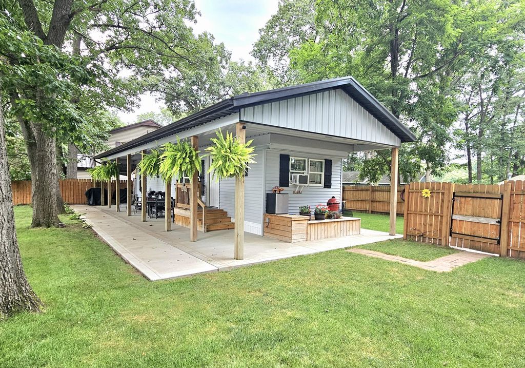 67003 Oxbow Drive, Constantine township
