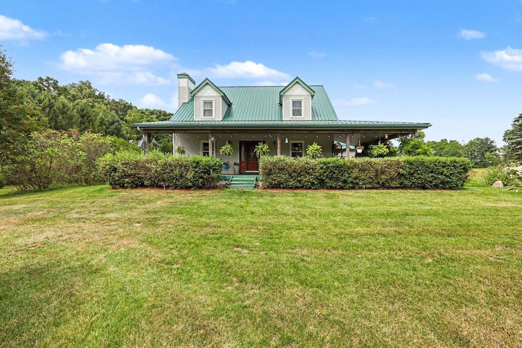 15560 Wheaton Road, Woodstock township