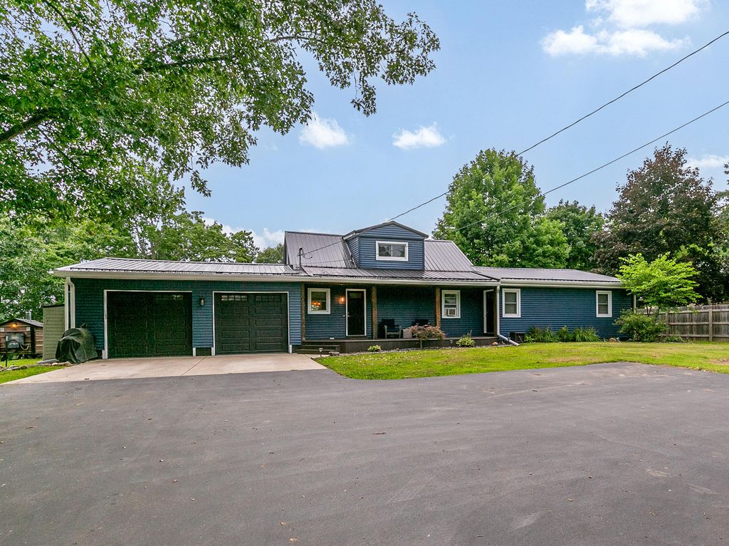 69730 Franklin Road, Fawn River township