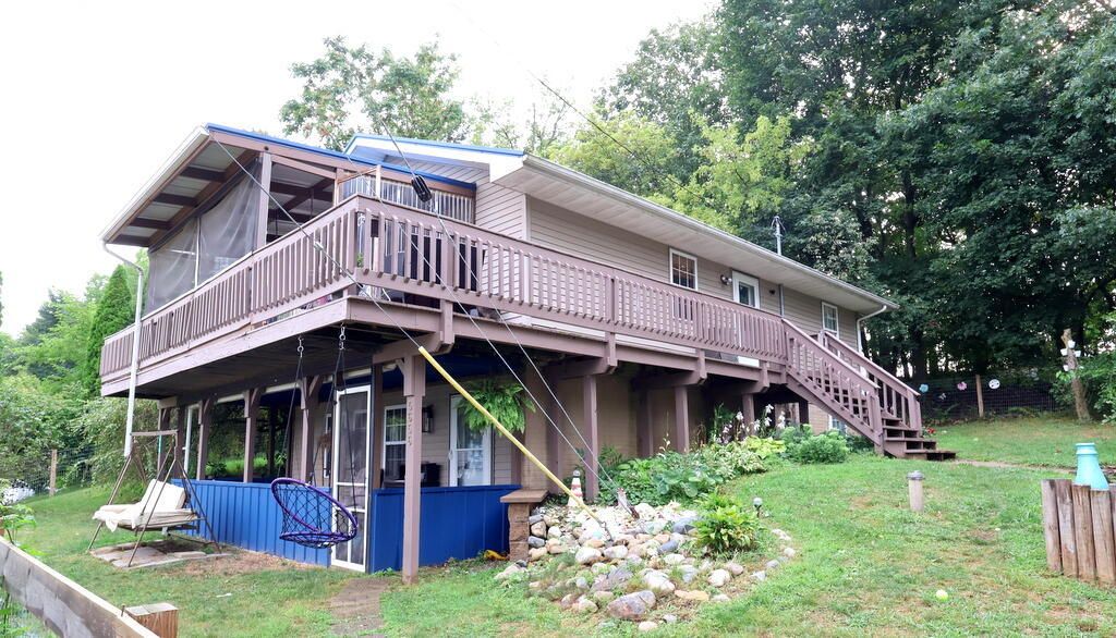 5656 Paradise Drive, Reading township